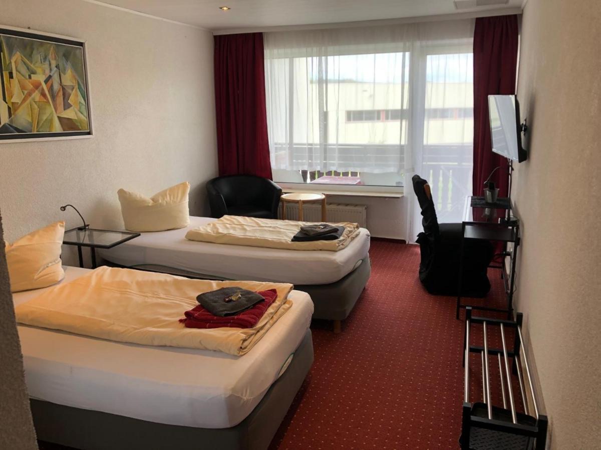 Hotel Saarland Lebach Bagian luar foto
