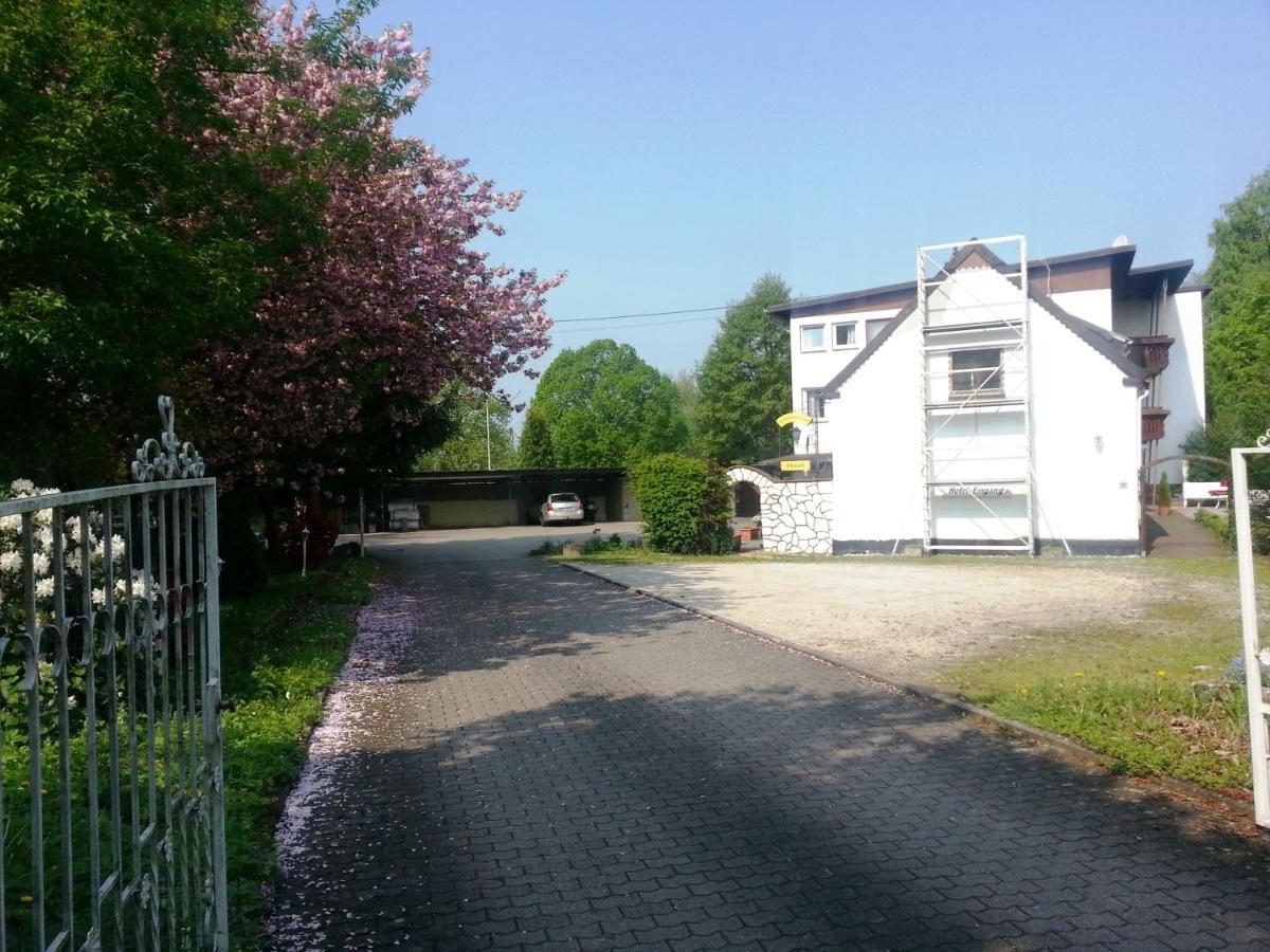 Hotel Saarland Lebach Bagian luar foto