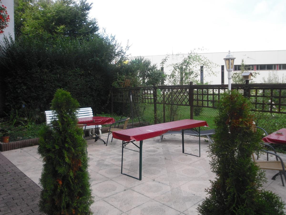 Hotel Saarland Lebach Bagian luar foto