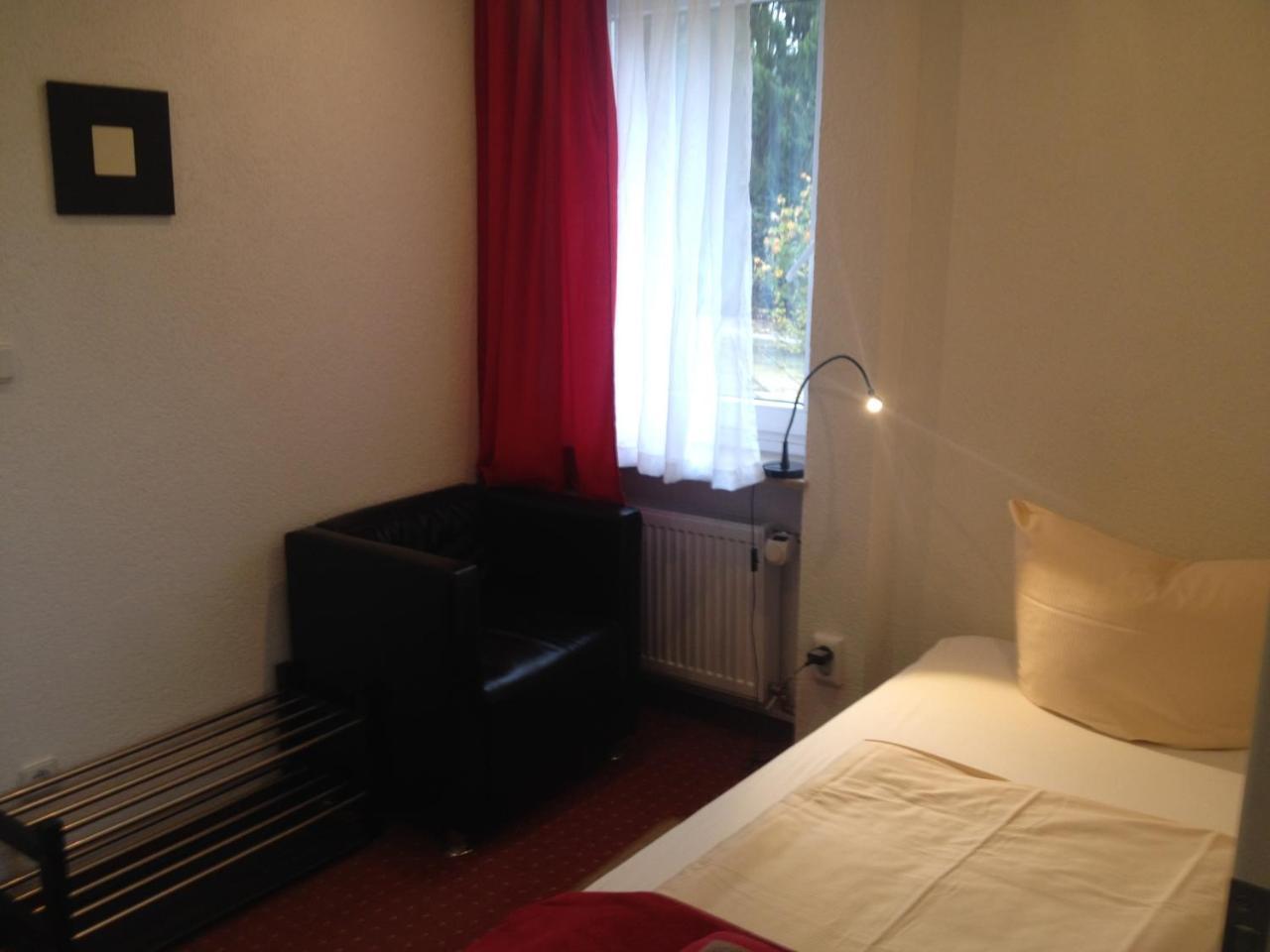 Hotel Saarland Lebach Bagian luar foto