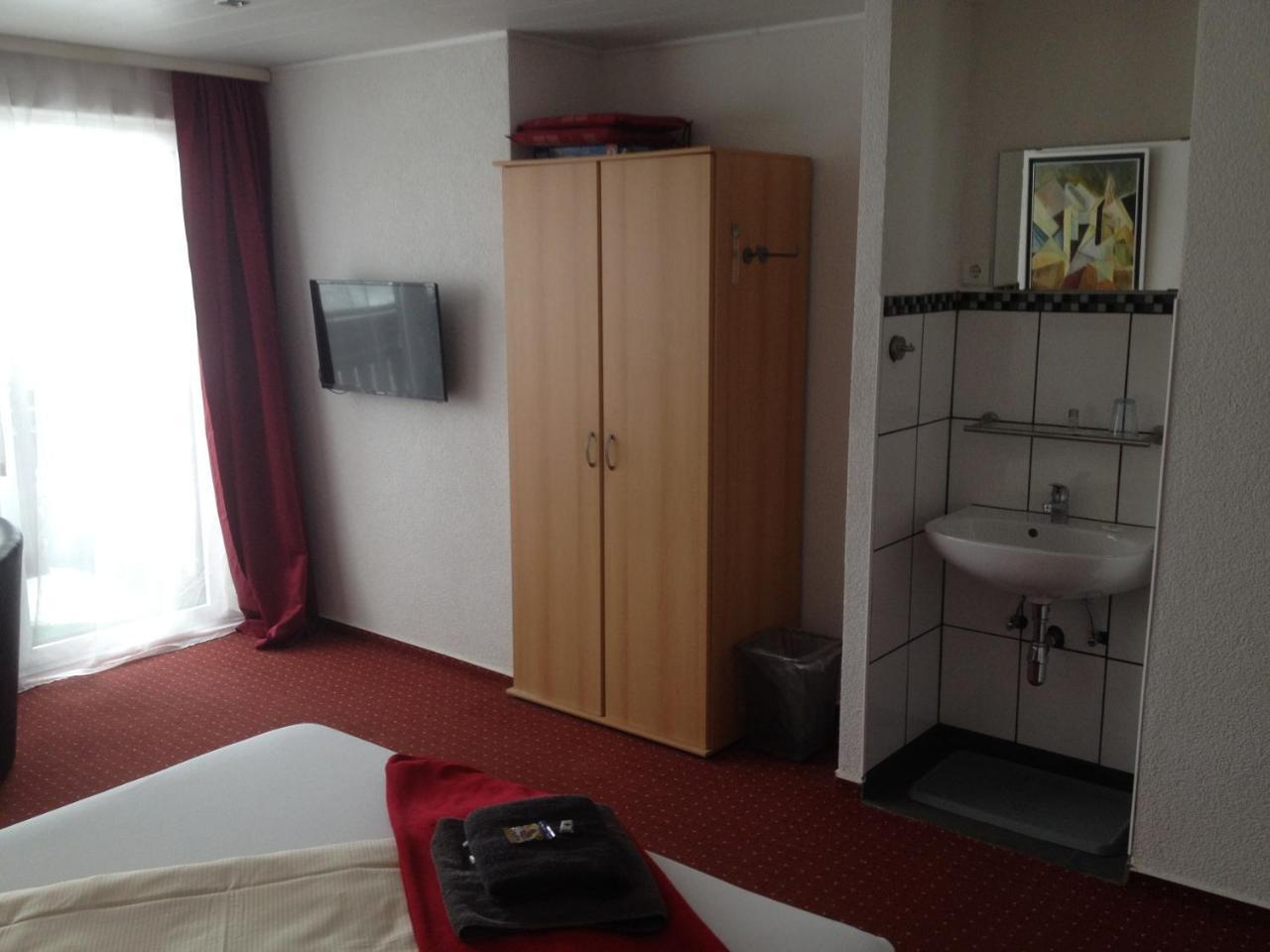 Hotel Saarland Lebach Bagian luar foto