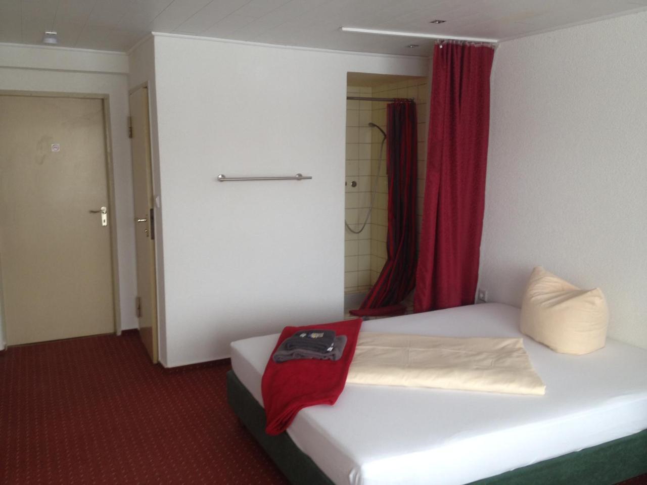Hotel Saarland Lebach Bagian luar foto