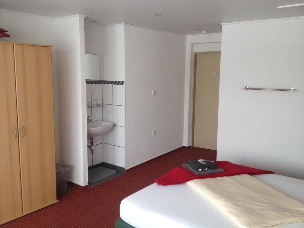 Hotel Saarland Lebach Bagian luar foto