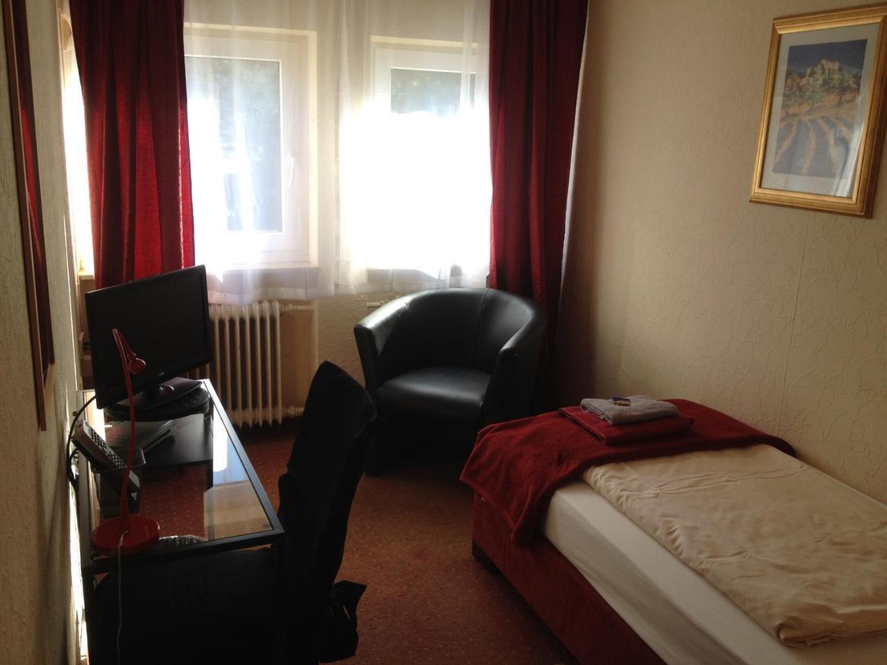 Hotel Saarland Lebach Bagian luar foto