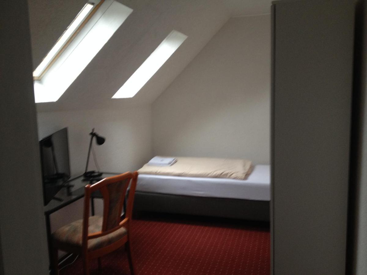 Hotel Saarland Lebach Bagian luar foto